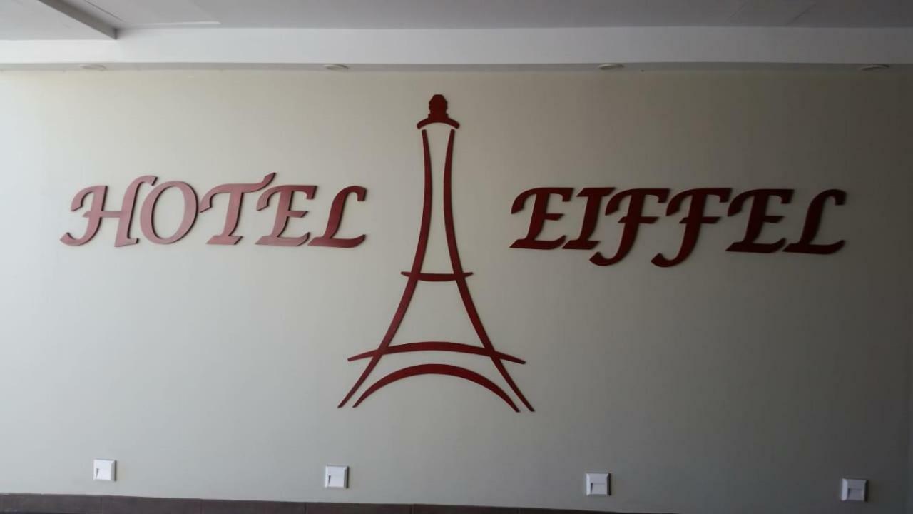 إنسينادا Hotel Eiffel المظهر الخارجي الصورة